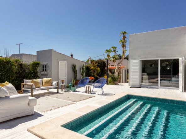 Beautiful luxury 4-bedroom villa with private pool to rent